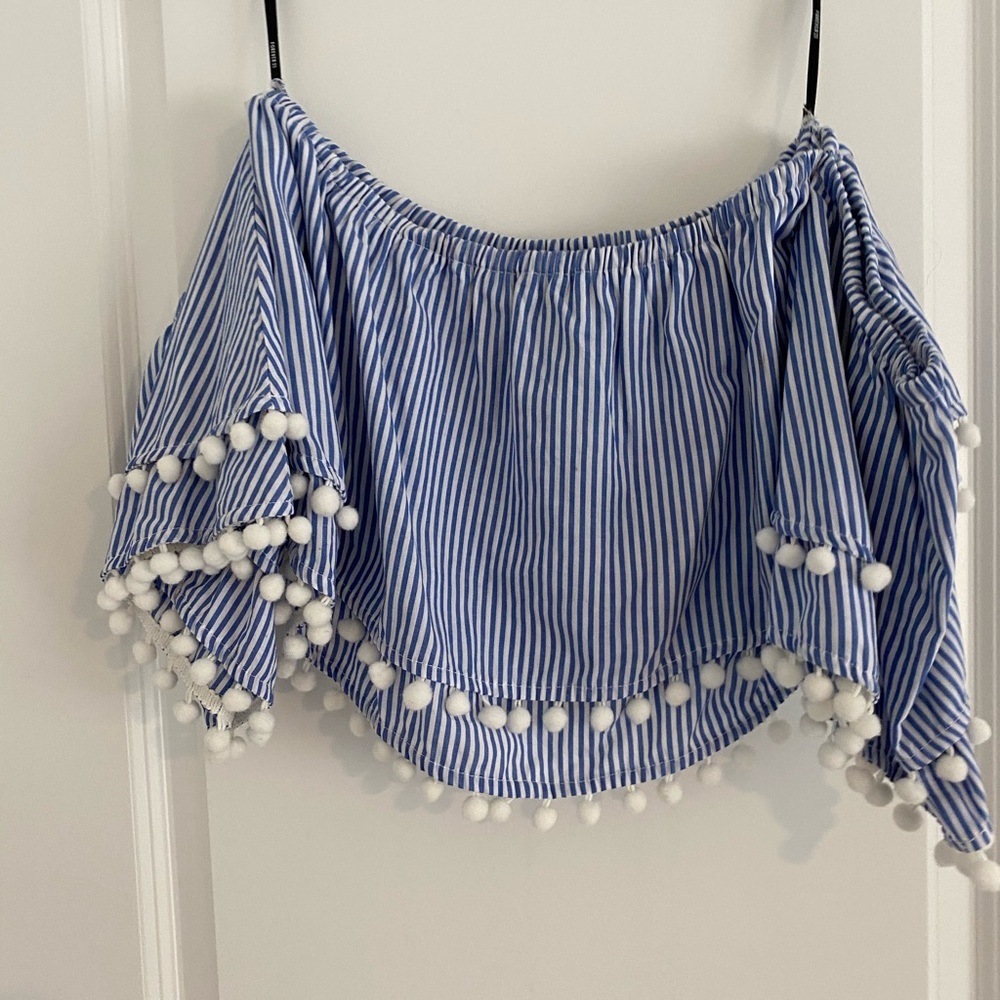 Forever 21 off the shoulder crop top size M